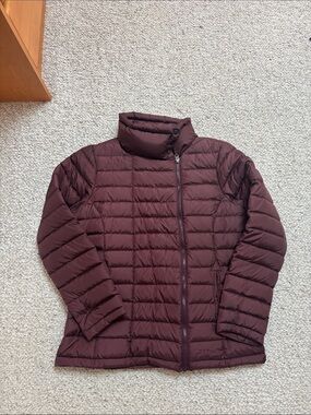 LL Bean Women's Lightweight Puffer Jacket - Burgundy